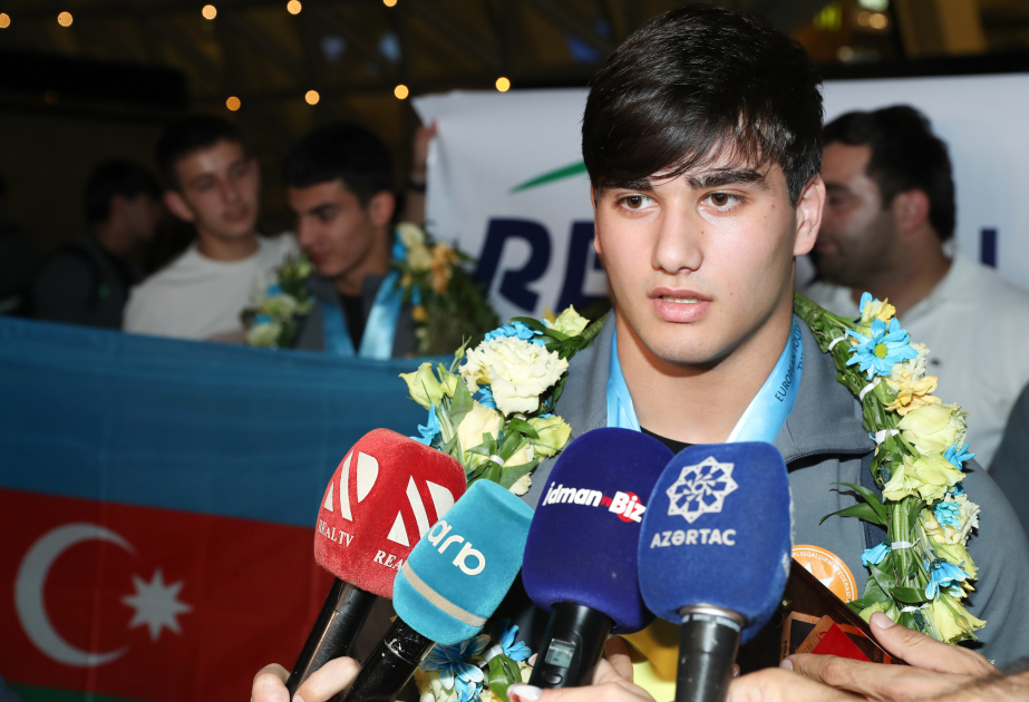 Qızıl medal qazanan Azərbaycan ağırlıqqaldıranı: Belə nəticə əldə edəcəyimizə inanırdıq