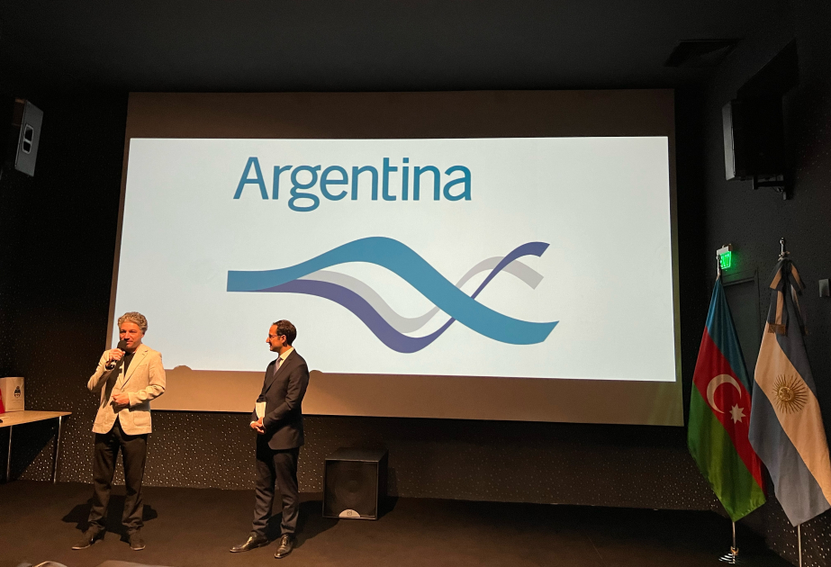 En Bakú se proyecta una película sobre la vida de compositora y cantante argentina