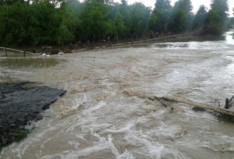 Leysan nəticəsində Qax və Qəbələ rayonları ərazisindən axan çaylardan sel keçib