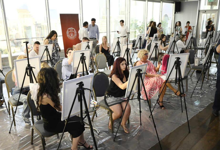 В рамках третьего Baku Piano Festival прошел вечер музыки, живописи и вина