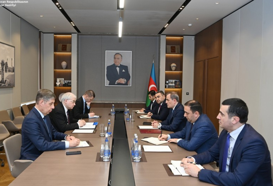 El Ministro de Exteriores de Azerbaiyán discutió con Igor Khovayev la situación actual en la región