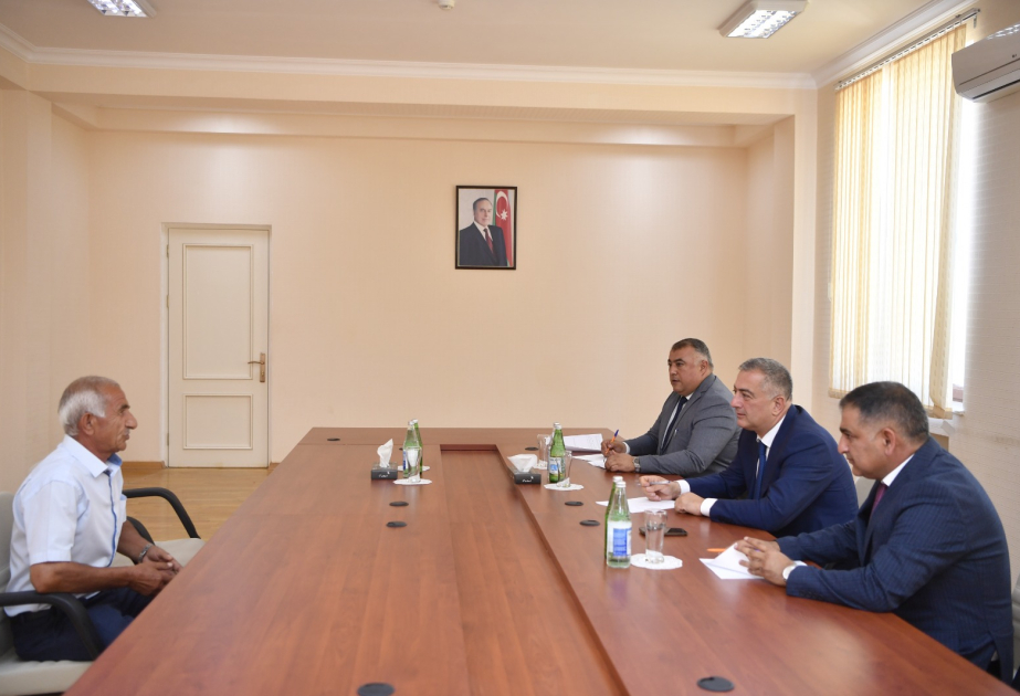 Kənd təsərrüfatı nazirinin müavini Zərdabda vətəndaşlarla görüşüb, təsərrüfatlara baxış keçirib