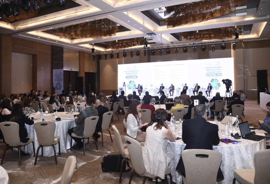 “Yaşıl dünya naminə həmrəylik: dayanıqlı gələcək üçün tullantıdan dəyərə” beynəlxalq forumu panel müzakirələrlə davam edir VİDEO