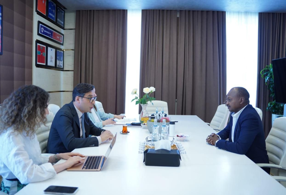 Azerbaijani Youth and Sports minister meets with his Chadian counterpart