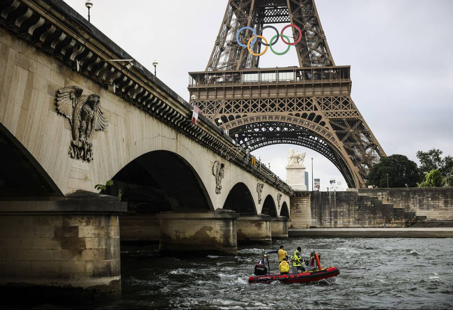 Организаторы Олимпиады в Париже пока не сумели очистить Сену для проведения соревнований