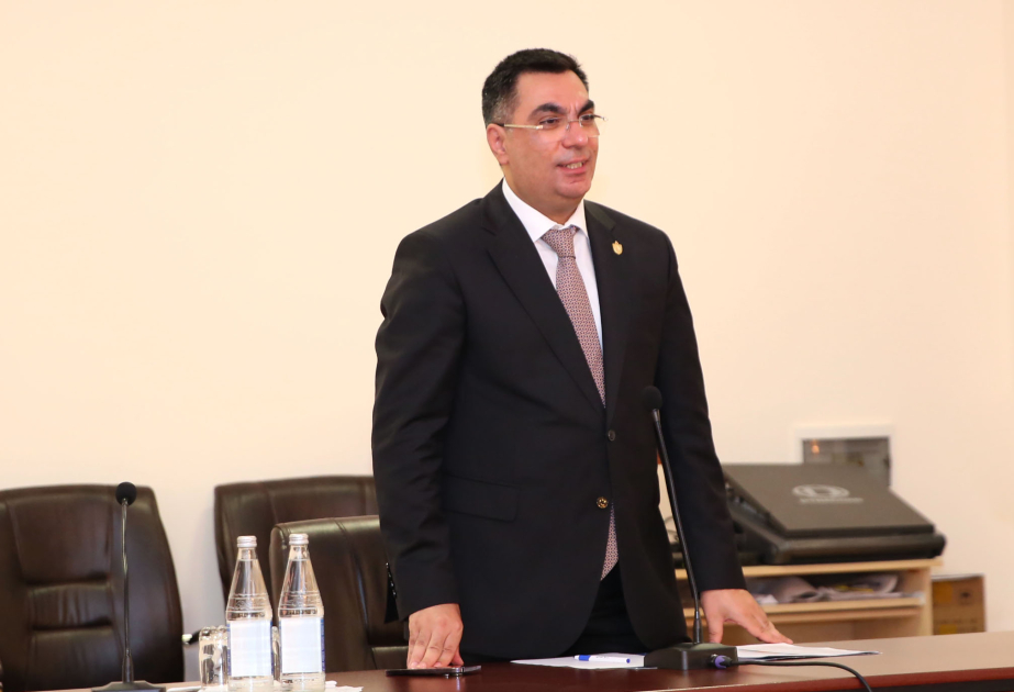 BHOS rector meets with students who score high in IELTS