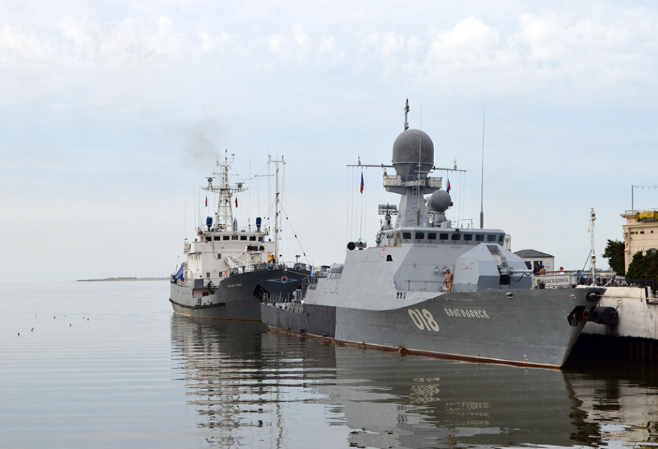 Военные корабли Каспийской флотилии России покинули бакинский порт