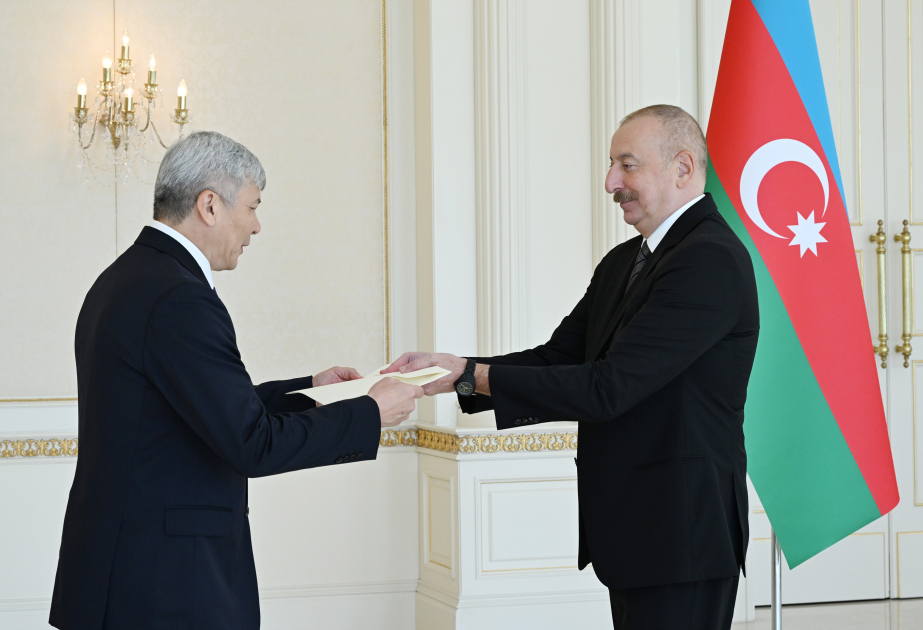 Президент Ильхам Алиев принял верительные грамоты новоназначенного посла Кыргызской Республики в нашей стране ОБНОВЛЕНО ВИДЕО
