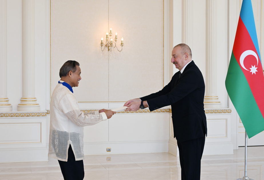 Президент Ильхам Алиев принял верительные грамоты новоназначенного посла Филиппин в нашей стране ВИДЕО ОБНОВЛЕНО