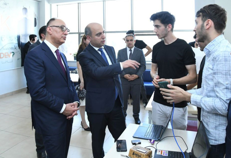 Nazir Emin Əmrullayev və AQTA sədri Qoşqar Təhməzli BMU-nun laboratoriyaları ilə tanış olublar