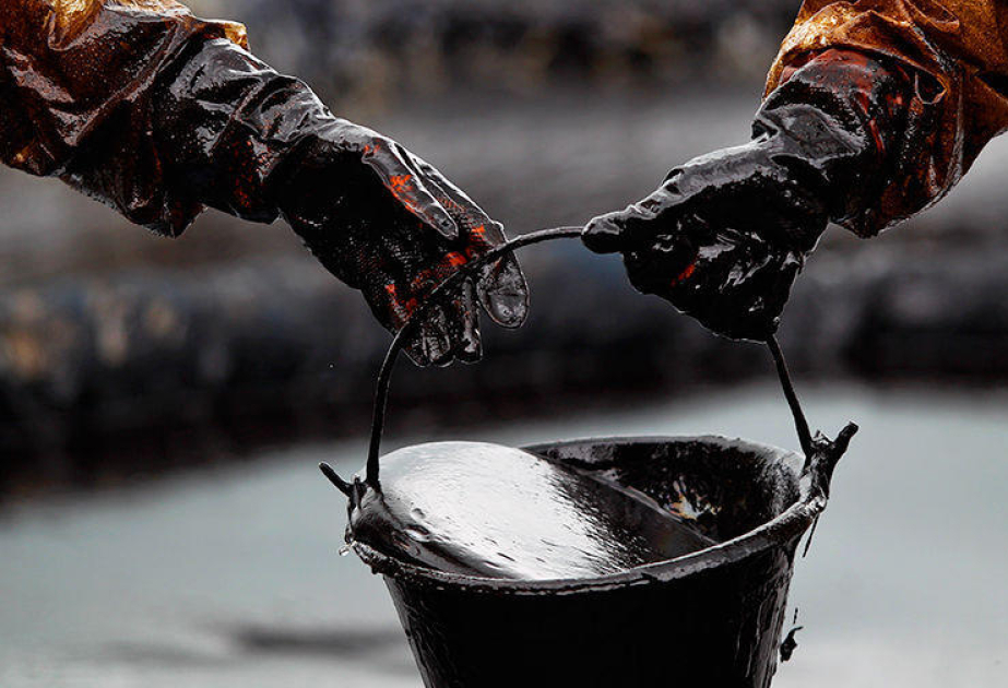 На мировых биржах цены на нефть повысились