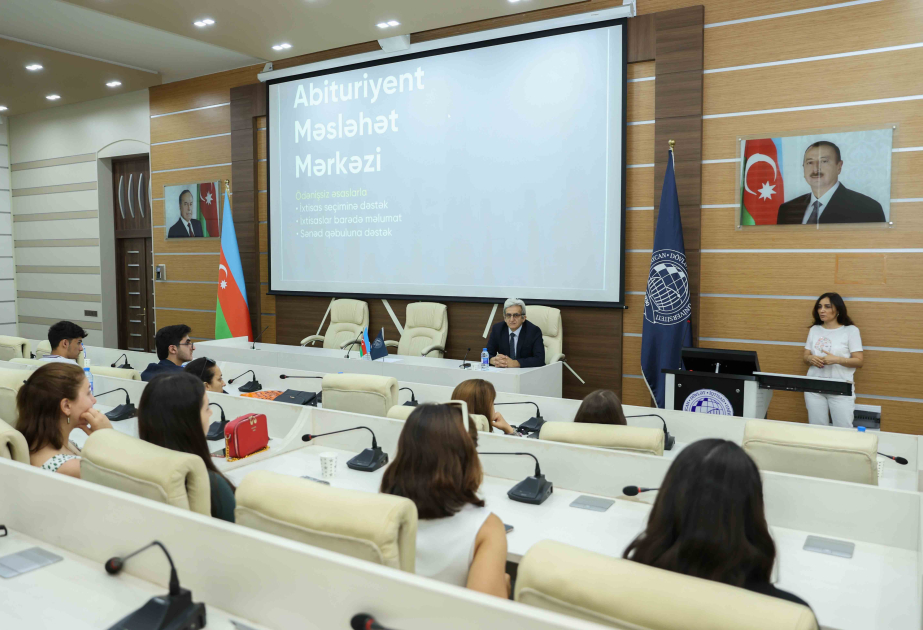 UNEC Abituriyent Məsləhət Mərkəzində 100-dən çox abituriyentə dəstək göstərilib