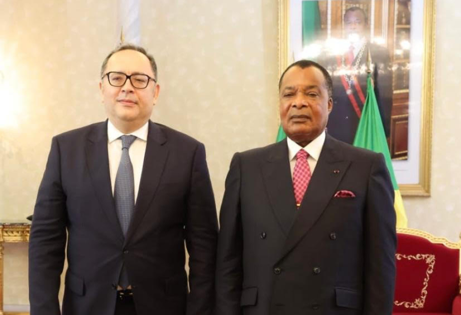 El embajador de Azerbaiyán presenta sus credenciales al presidente congoleño