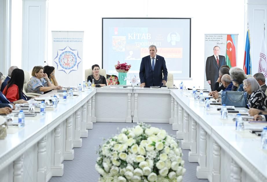 Xalq yazıçısı Elmira Axundovanın kitablarının təqdimatı keçirilib