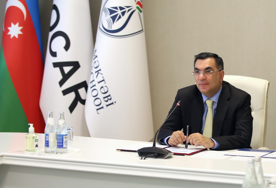 Elmar Qasımov mübadilə proqramı çərçivəsində xaricdə təhsil alacaq tələbələrlə görüşüb