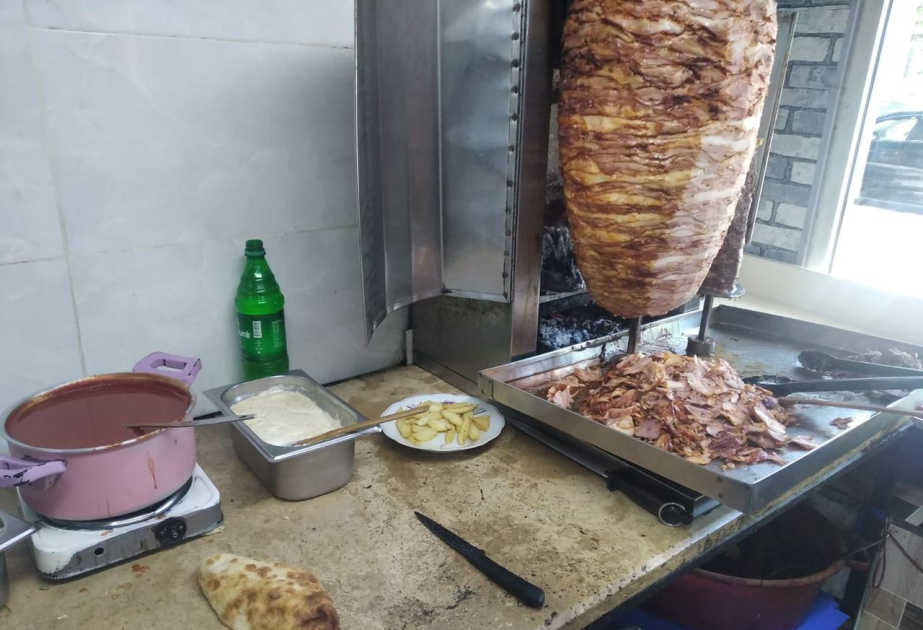 Naxçıvanda dönərxanada nöqsanlar aşkar olunub