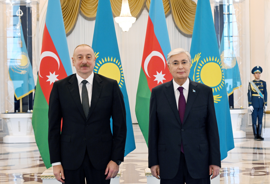 阿塞拜疆和哈萨克斯坦两国总统在阿斯塔纳举行会晤