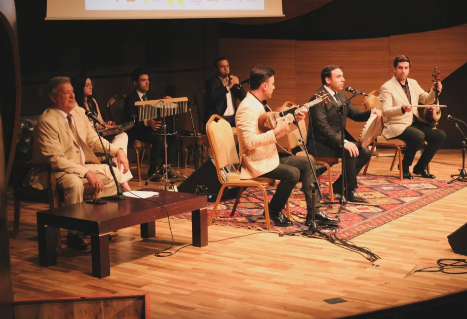 Əməkdar artist Ağalar Bayramovun yaradıcılıq gecəsi keçirilib