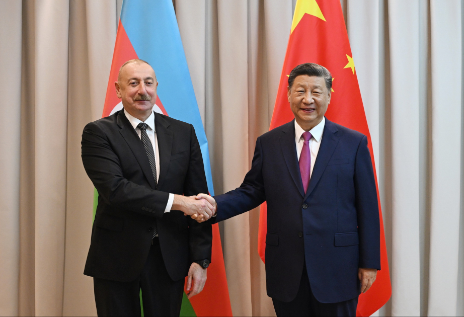 Ilham Aliyev und Xi Jinping treffen sich in Astana AKTUALISIERT VIDEO