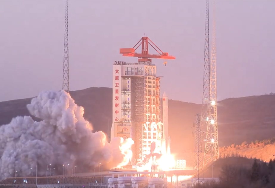 La Chine lance avec succès le groupe de satellites Tianhui 5-02