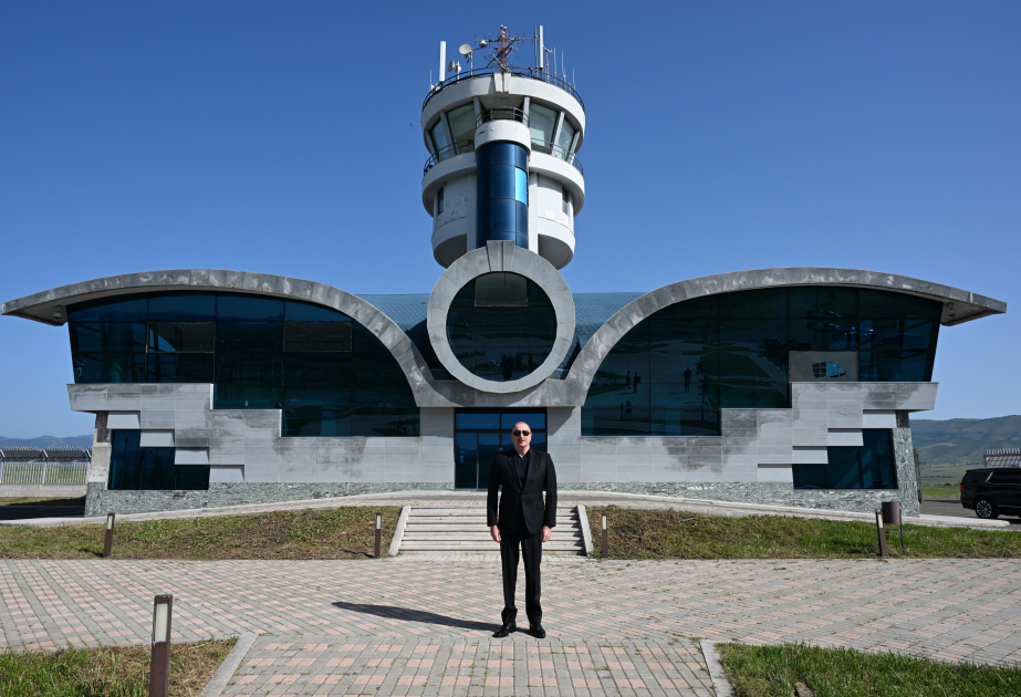 Le président Ilham Aliyev visite l’aéroport de Khodjaly  MIS A JOUR VIDEO