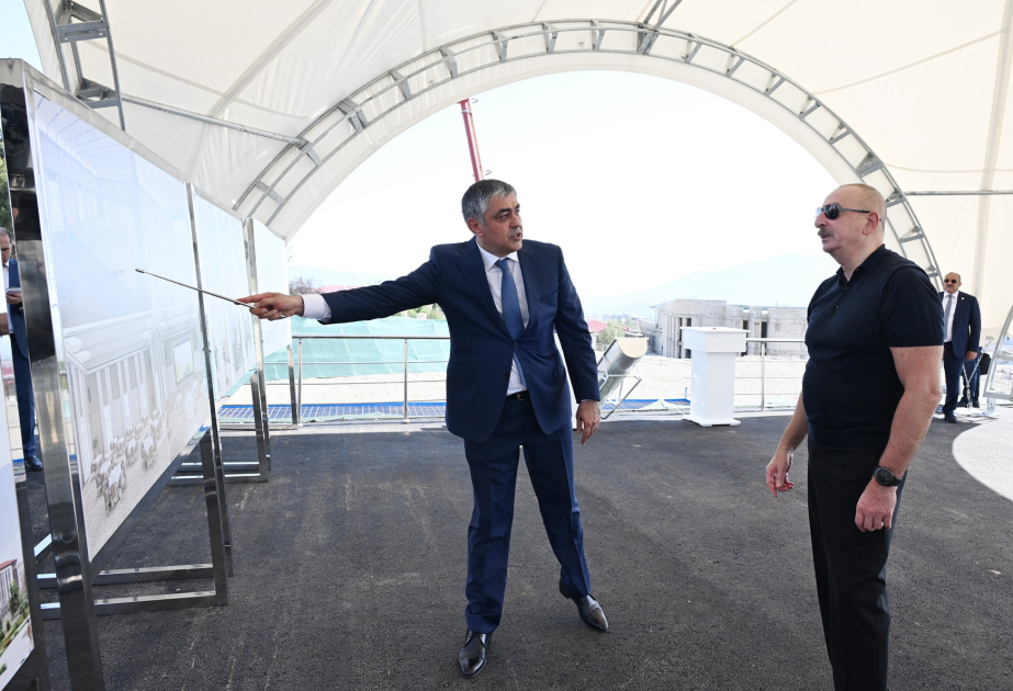 Se coloca la primera piedra del Centro de Congresos en Khankandi