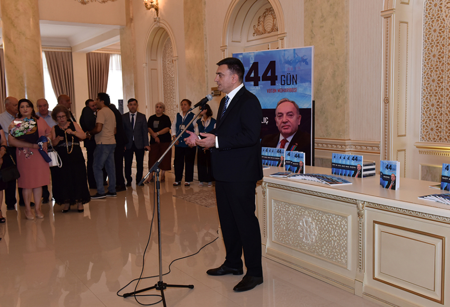 Sumqayıtda türk diplomatının 44 günlük müharibəyə həsr edilən kitabı təqdim olunub