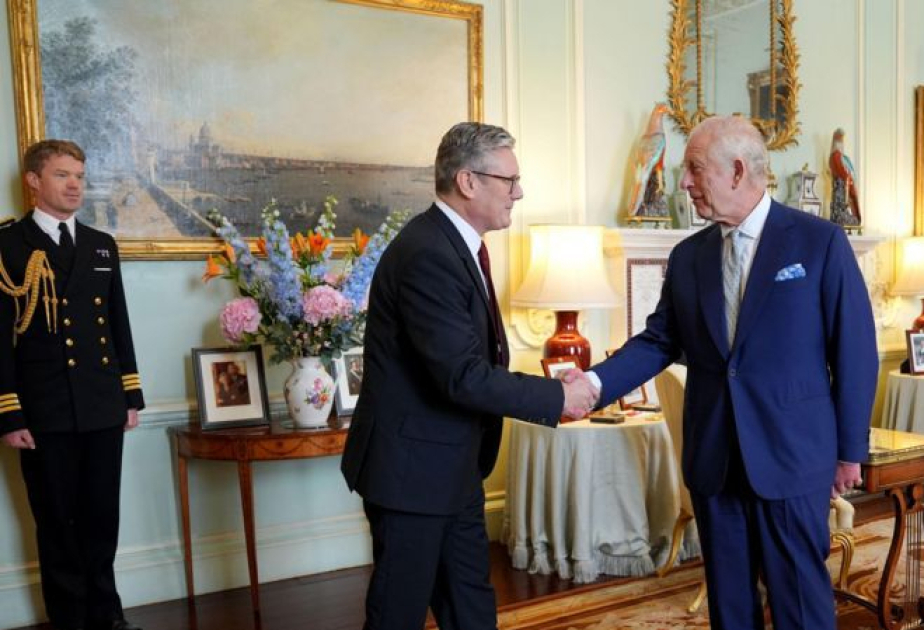 UK election: Keir Starmer becomes Britain's new PM