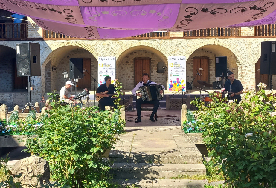 Şəkidə “İpək Yolu” XIII Beynəlxalq Musiqi Festivalı keçirilir  FOTO