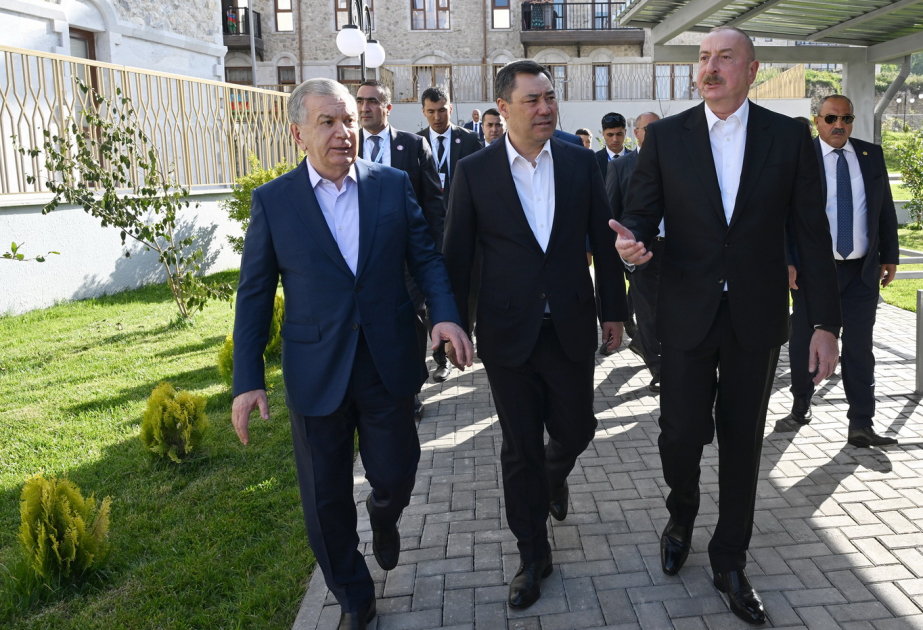 Presidents of Azerbaijan, Uzbekistan and Kyrgyzstan visited first residential complex and Ashaghi Govhar Agha Mosque in Shusha, and toured the city VIDEO