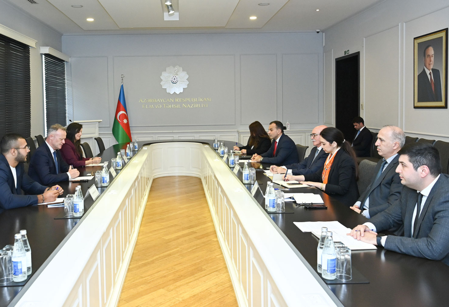 Dünya Məktəblilərinin İdman Oyunlarının 2026-2028-ci illərdə Bakıda keçirilməsi müzakirə edilib