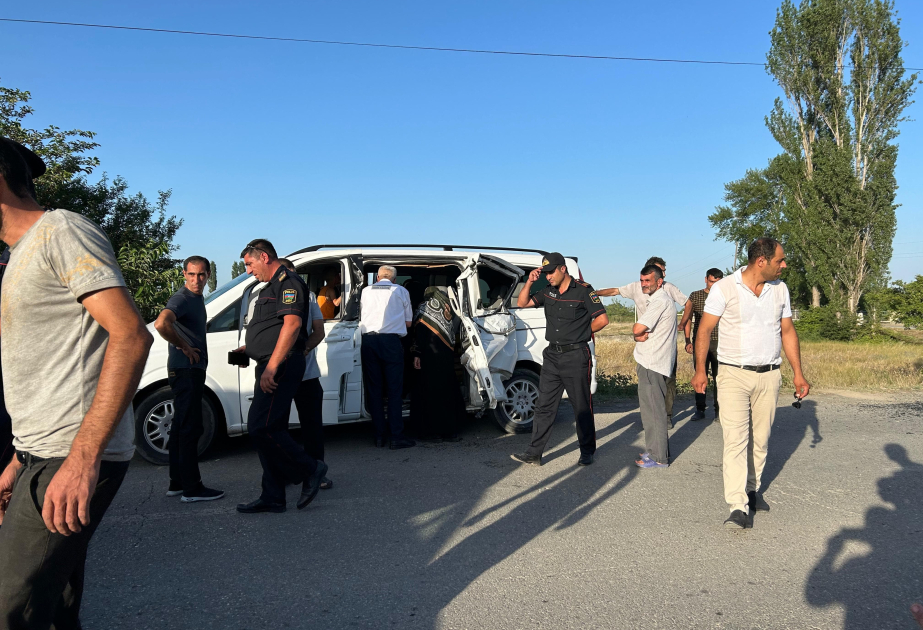 Qubada “Mercedes” traktor qoşqusu ilə toqquşub, yaralananlar var VİDEO