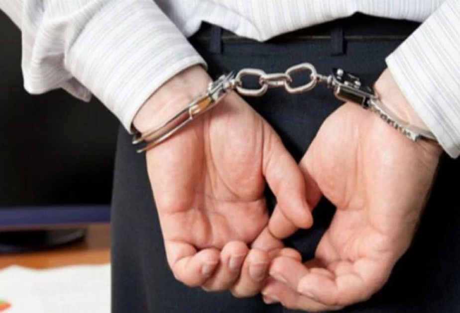 Bakıda axtarışda olan şəxs polis əməkdaşına ağır xəsarət yetirərək qaçmağa cəhd göstərib