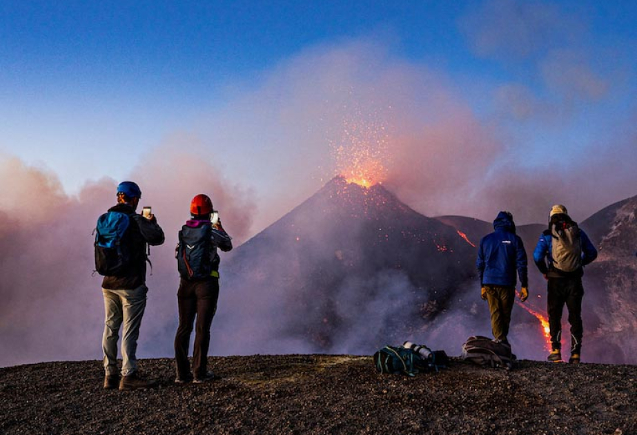 Etna vulkanında yenidən lava axını müşahidə olunub
