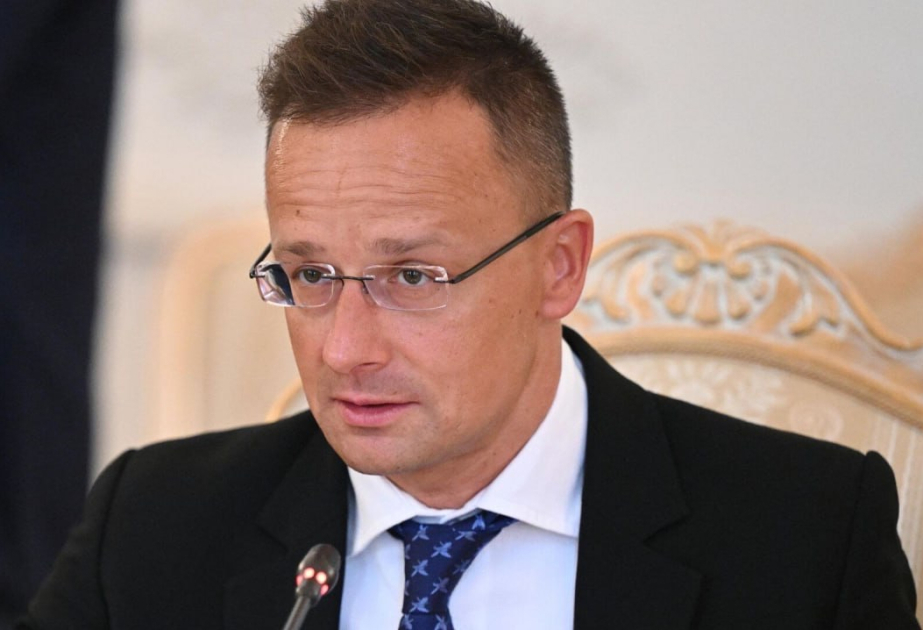 Будапешт анонсирует миротворческую активность