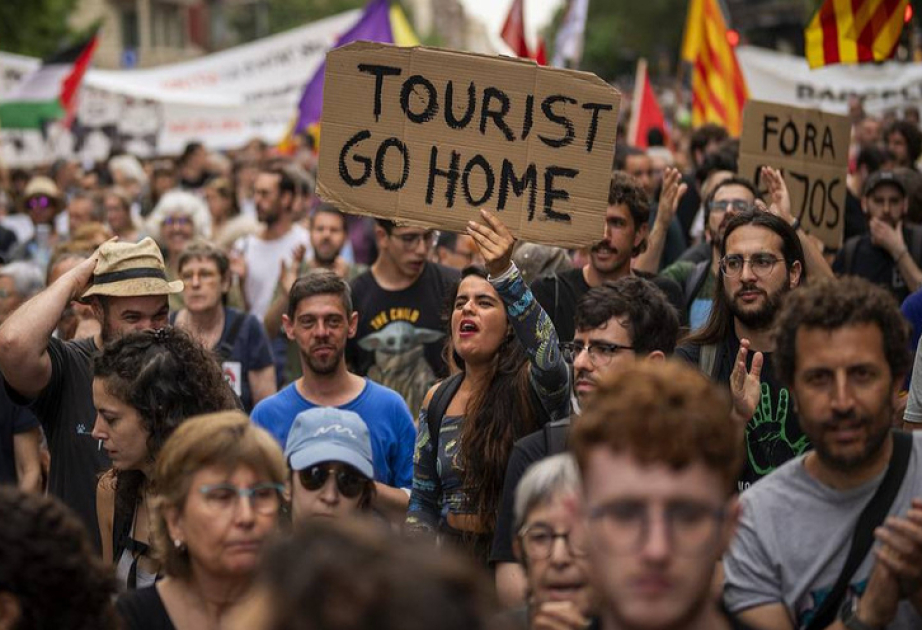 В Барселоне прошли протесты против наплыва туристов