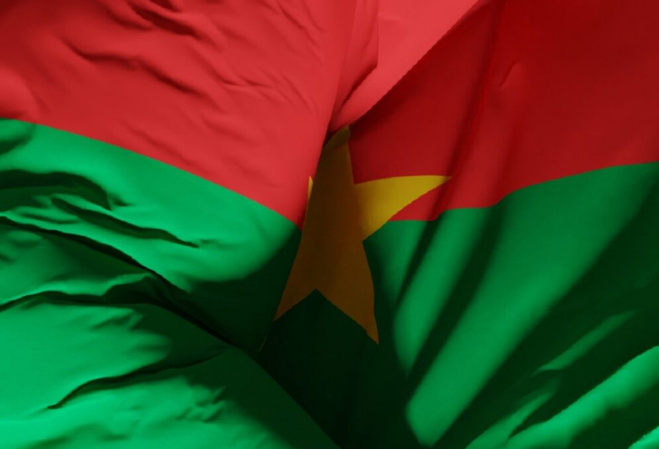 Burkina-Faso fransız dilindəki himndən imtina edib