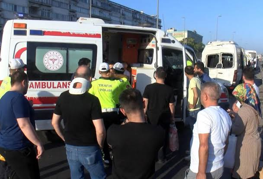 İstanbulda zəncirvari qəza: çox sayda yaralı var