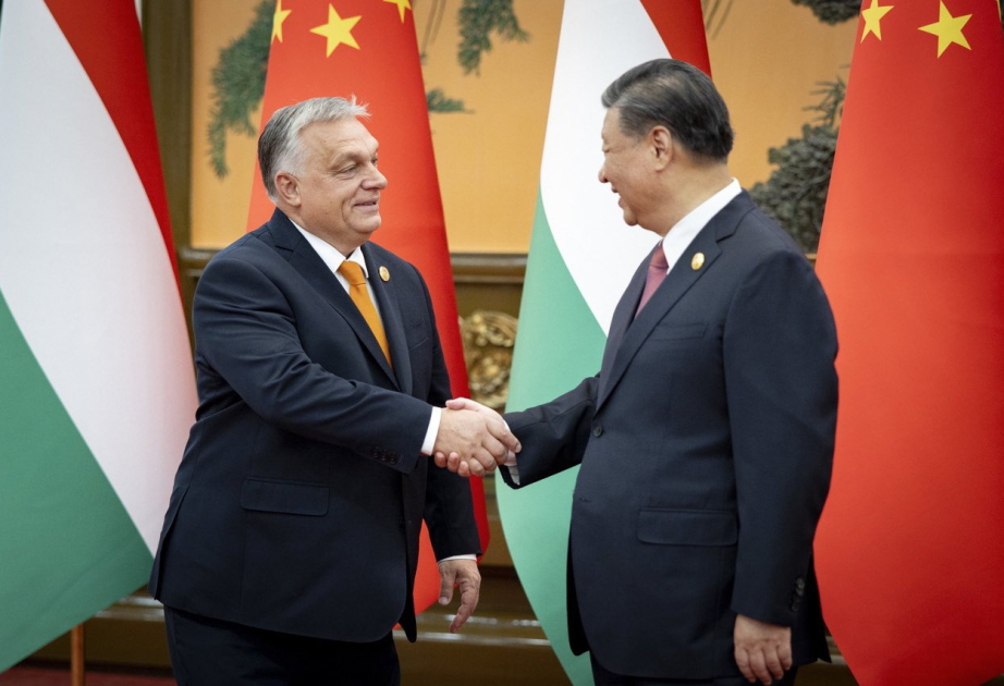 Xi Jinping et Victor Orban discutent de la crise ukrainienne