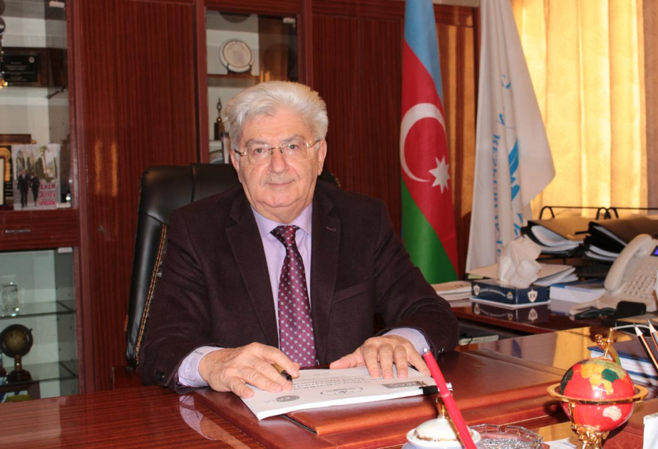 Möhkəm özüldən möhtəşəm saraya – ŞƏRH