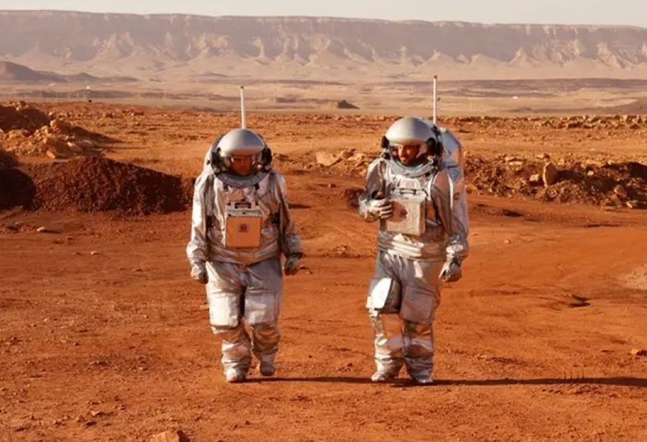 Scientists re-emerge after a year in Mars simulation project