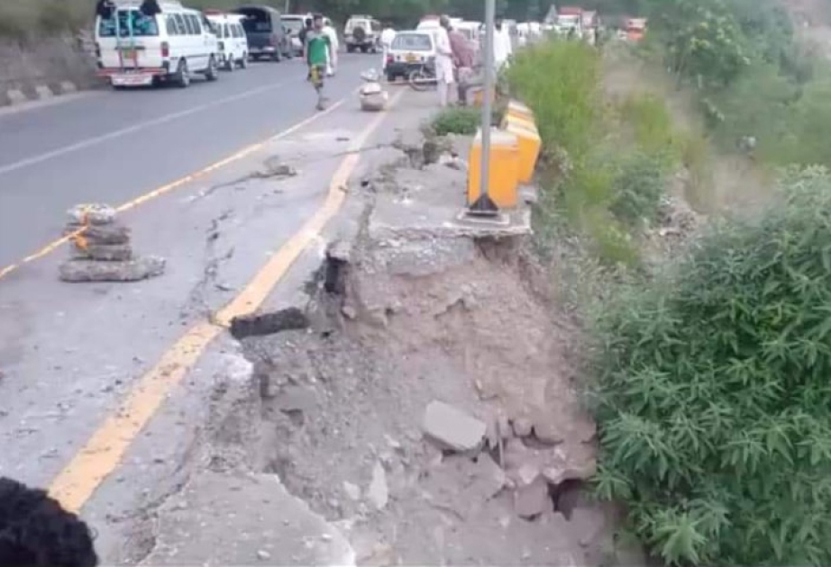 Kəşmirdə baş verən yol qəzasında 13 nəfər ölüb