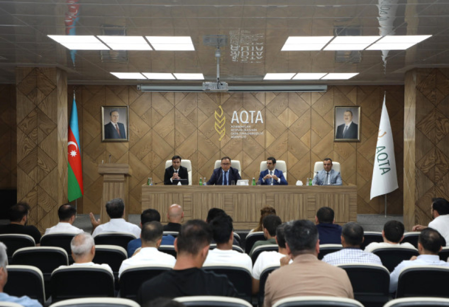 Ölkəmizə bioloji aktiv qida məhsulları idxal edən bir qrup sahibkarla görüş keçirilib