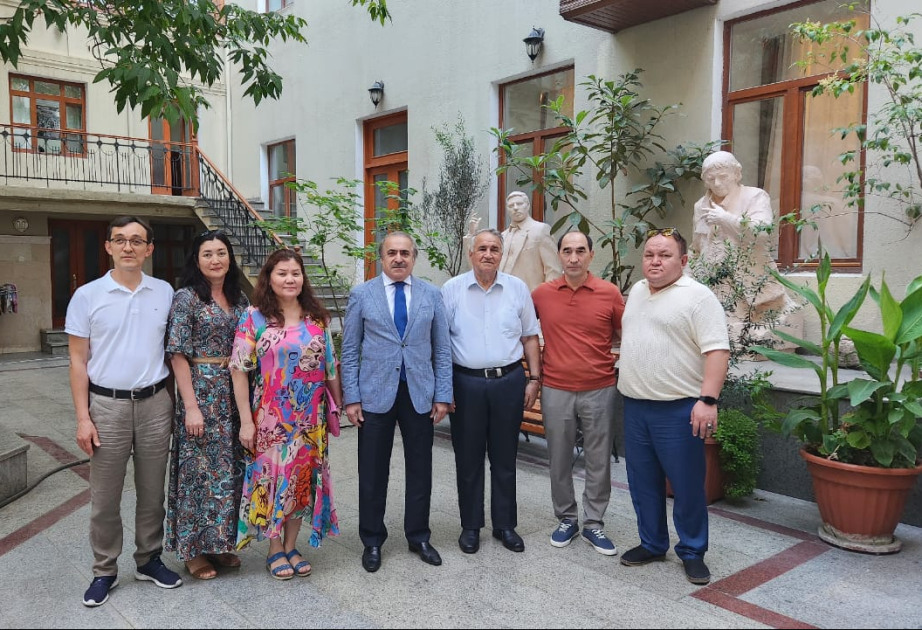 Qazaxıstanın Avrasiya Milli Universitetinin əməkdaşları Ədəbiyyat Muzeyinin qonağı olublar