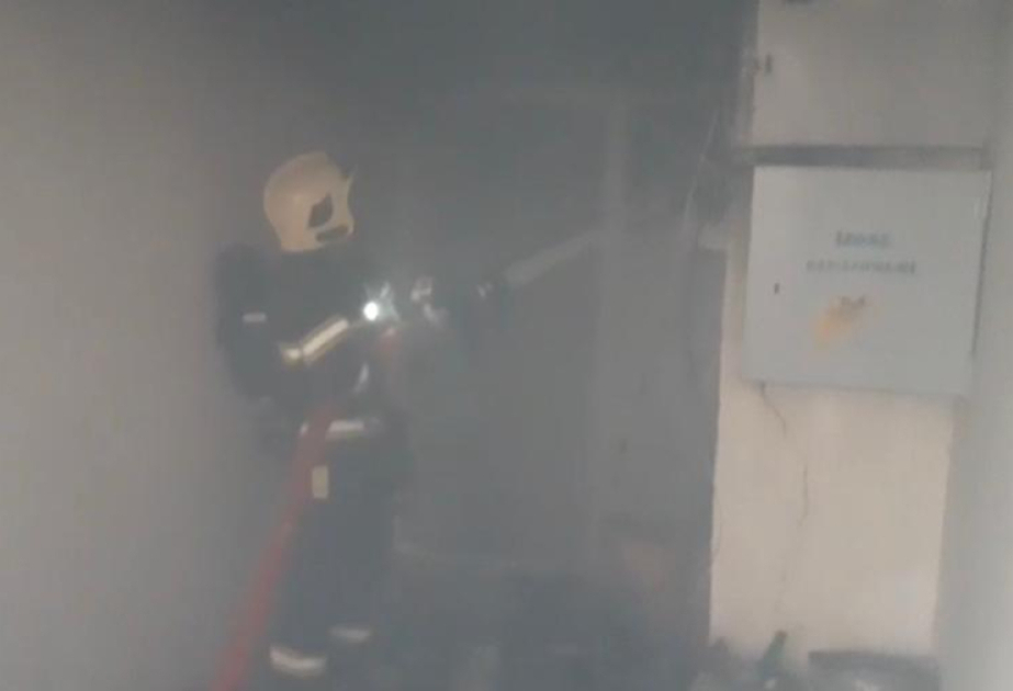 FHN: Xırdalanda binada baş verən yanğın söndürülüb, 12 nəfər təxliyə olunub