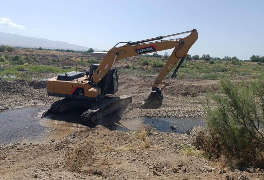 Şərur rayonunda kanal və arxlar lildən təmizlənir, su xətlərində təmir-bərpa işləri aparılır
