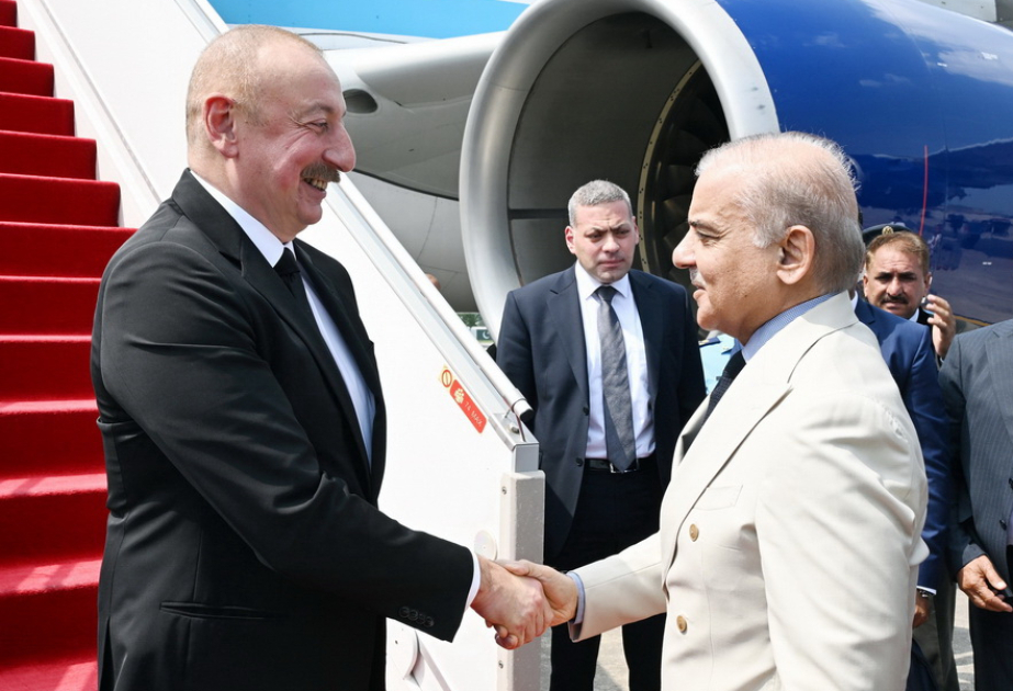 Präsident Ilham Aliyev zu Staatsbesuch in Pakistan eingetroffen VIDEO