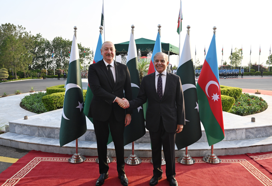 Official welcome ceremony was held for President of Azerbaijan Ilham Aliyev in Islamabad VIDEO