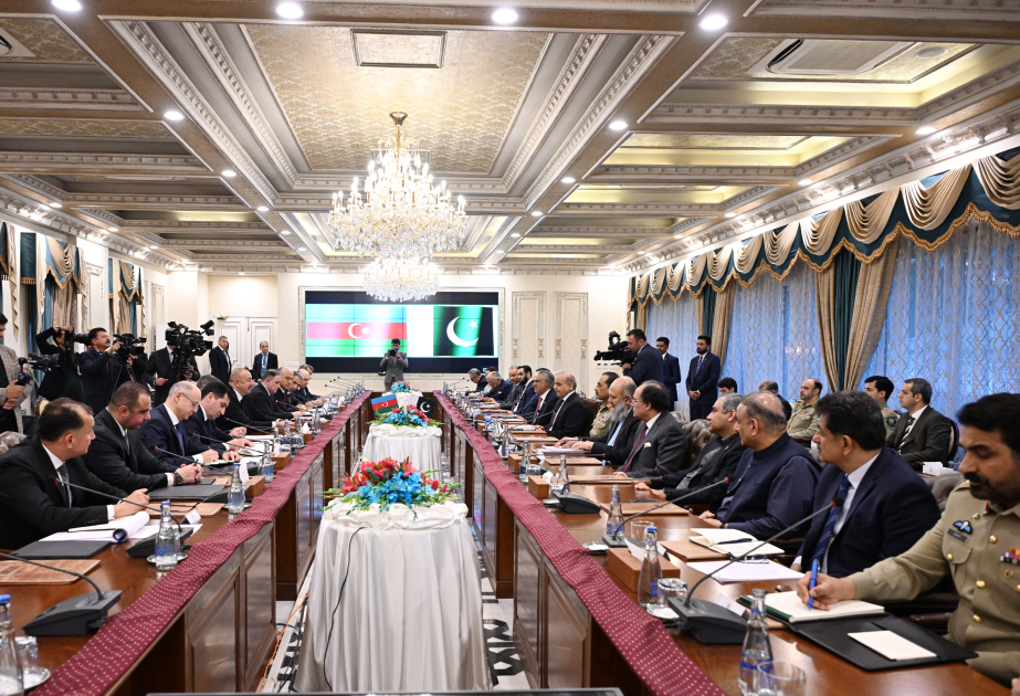 阿塞拜疆总统与巴基斯坦总理在伊斯兰堡举行扩大会晤
