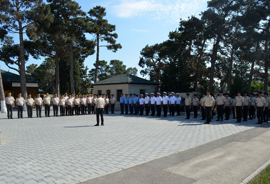 Azerbaijani Defense Ministry’s personnel visited Second Alley of Martyrs